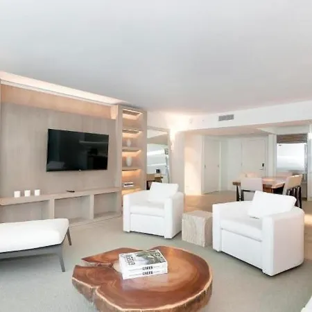 Hanza Tower Center Apartment